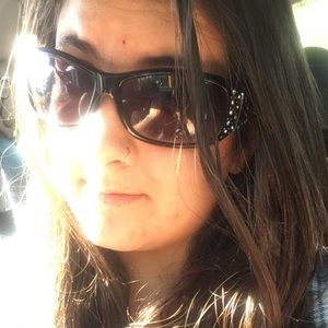 Meet your Posher, Cassie